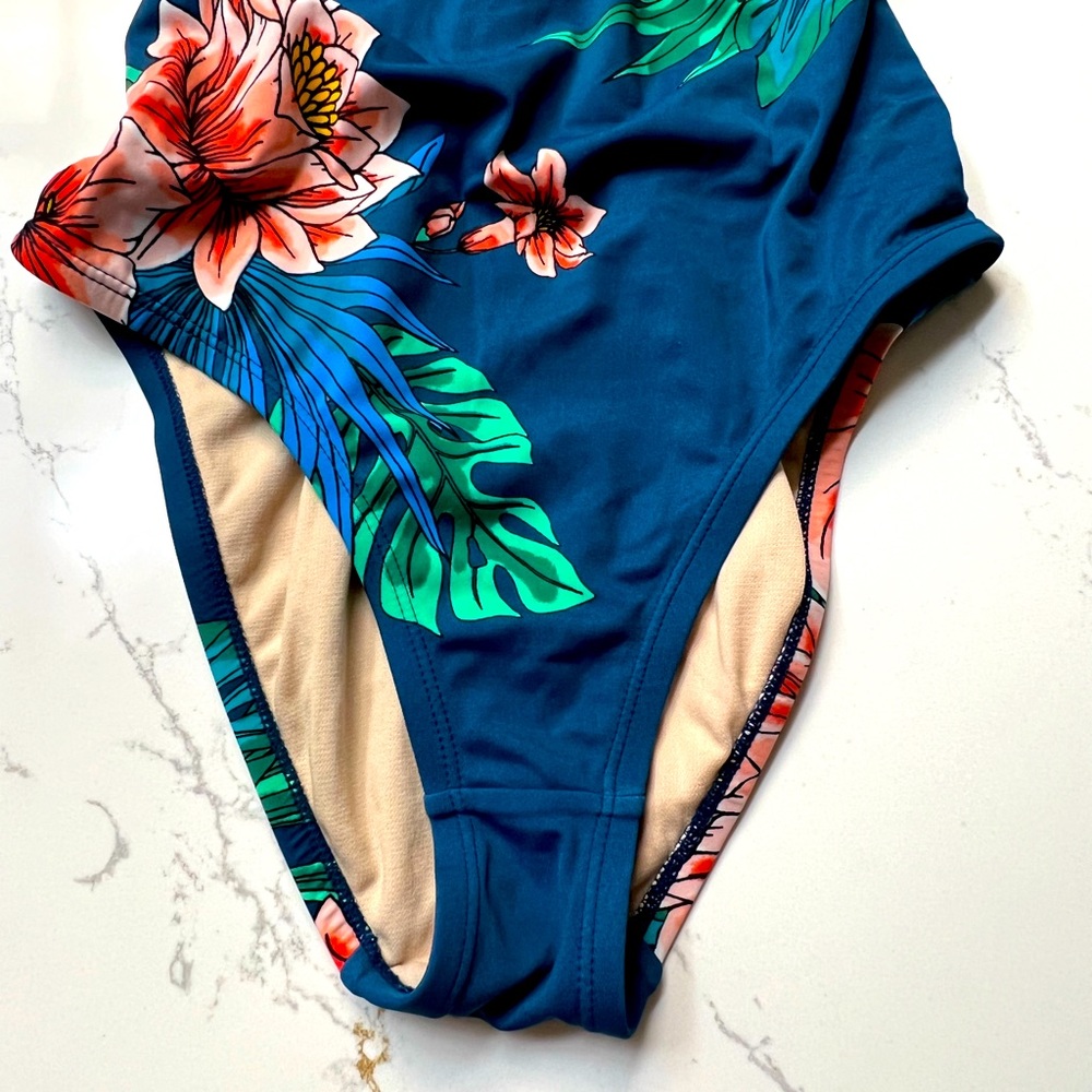 Kona Sol swimming suit size S - Picture 3 of 11